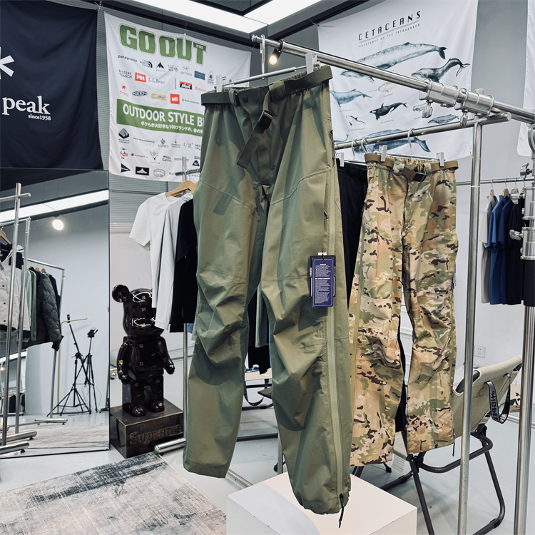 Military-Style Alternative! Fully Taped, Storm-Level Waterproof, Unisex Outdoor Functional Hardshell Pants for Hiking and Skiing