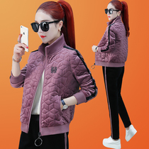 Middle-aged and elderly mother coat women autumn and winter 2019 new foreign atmosphere thick middle-aged golden velvet suit female two-piece set