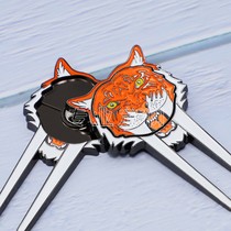 Golf green fork and ball fork customized tiger metal ball mark grass shovel green repairer ball fork gift box