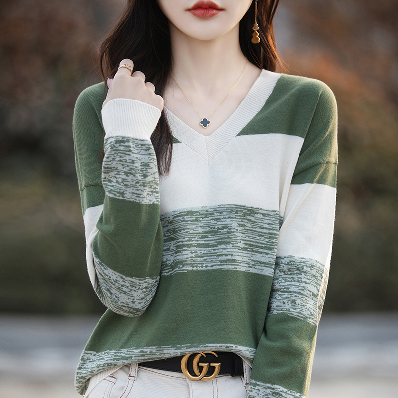 Striped Color-Blocked Top for Women 2026 Autumn and Winter Combed Pure Cotton Knitted V-Neck Loose Pullover Base Shirt Thin Sweater