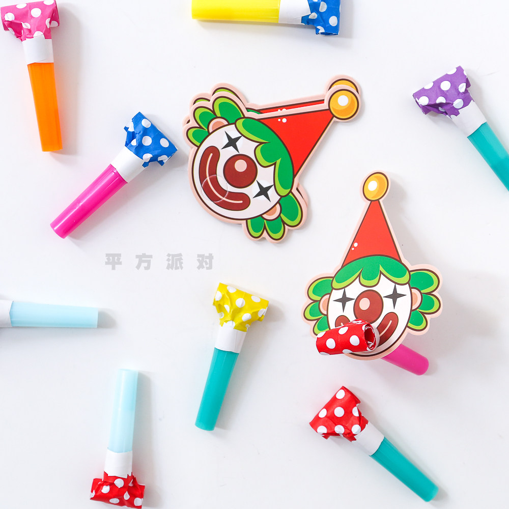 Children's birthday party adult party wishes blowing trumpet whistling whistle whistle to help the toy cartoon suit