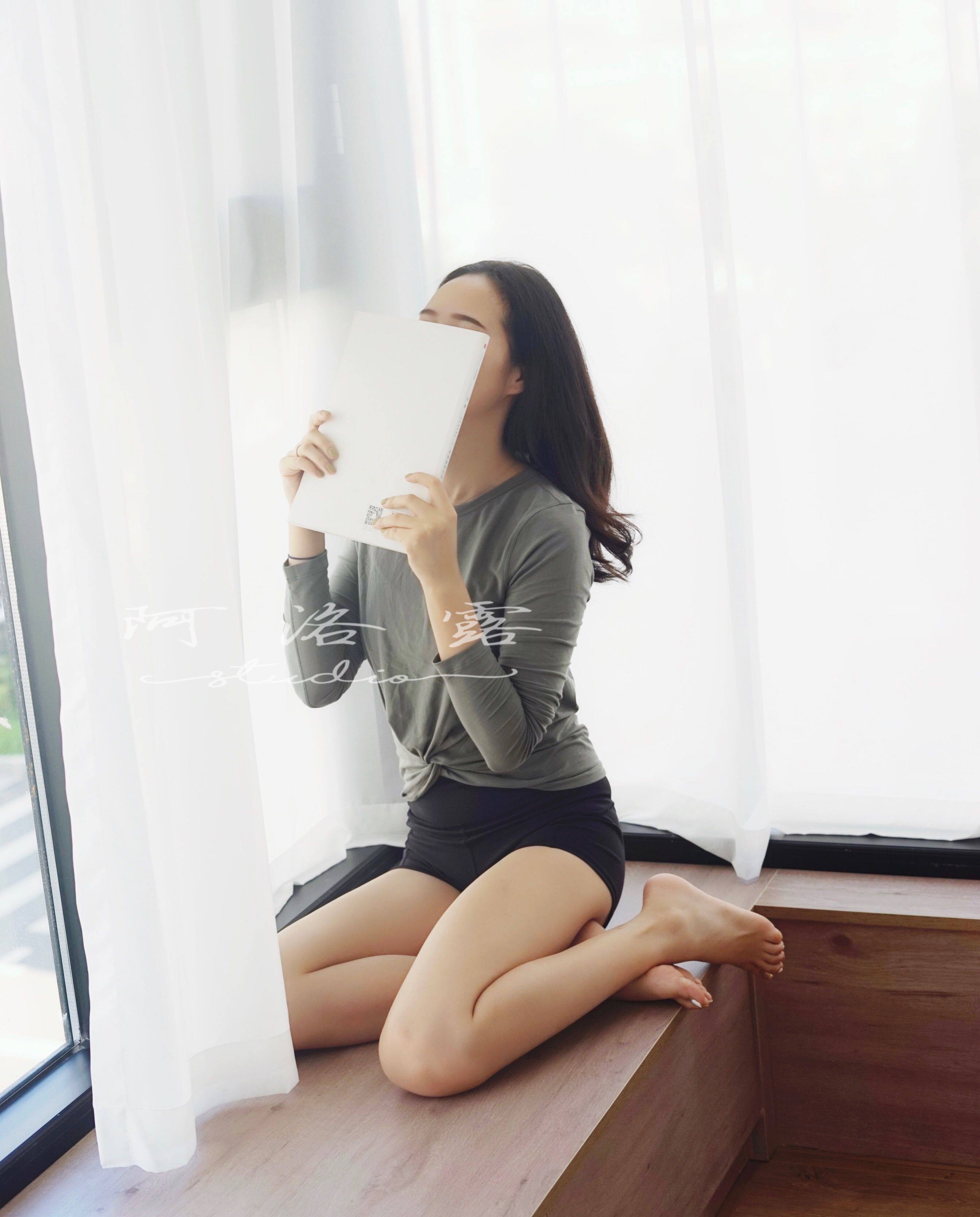 Now ~ lululemon Crescent Long Seleeve yoga sports casual twinning with long sleeves T