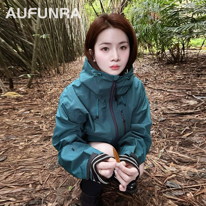 Aufunra Outdoor Fairy Green Hooded Jacket New Windproof and Waterproof Travel Hiking Mountaineering Jacket
