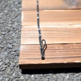 Поврежденный деревянный забор, забор сад сад, цветочный кровать, деревянный забор, забор забора