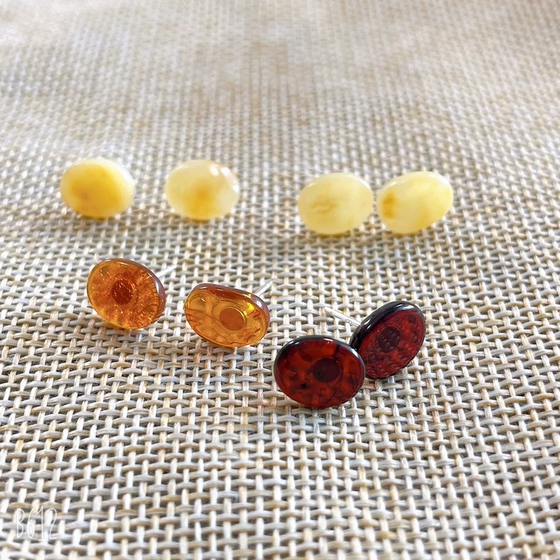 Amber earrings wax agate, 10mm
