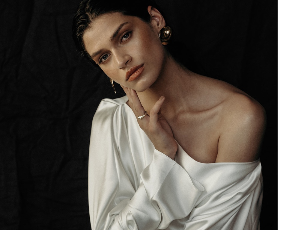 New White Wedding Wedding Drilled Shoulder Morning Robe Short Design Feelings Two satin minimalist split outdoor travel dresses New White Wedding Wedding Drilled Shoulder Morning Robe Short Design Feelings Two satin minimalist split outdoor travel dresses