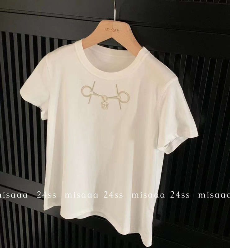 Misaaa Young Girl Who Loves Horses, Classic Cute Horsebit Tee, a Must-Buy Short-Sleeved Shirt That's so Good You'Ll Never Want to Let It Go Misaaa Young Girl Who Loves Horses, Classic Cute Horsebit Tee, a Must-Buy Short-Sleeved Shirt That's so Good You'Ll Never Want to Let It Go
