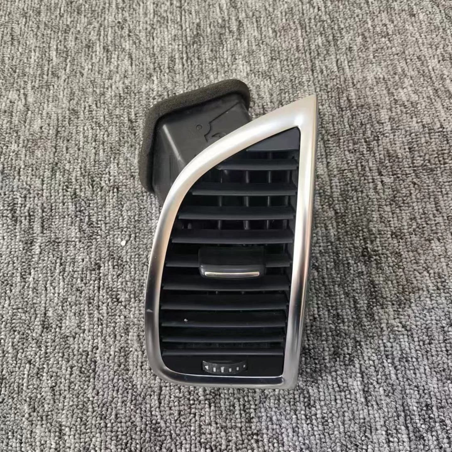 Q7 07-15 model left air outlet (original disassembled)