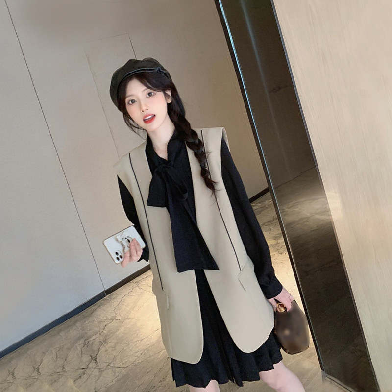 Small set women's spring wear with temperament goddess Fan net red fashion shirt vest two-piece set of foreign qi age reduction