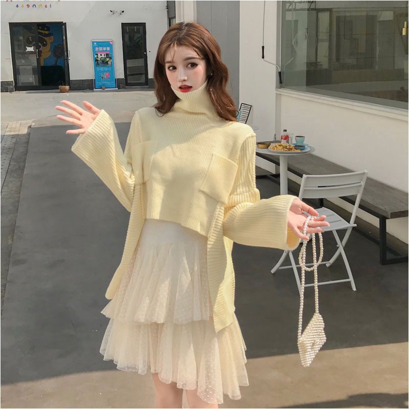 A large autumn and winter small fragrance suit two pieces of gas knitted irregular pocket sweater woman's half - body dress