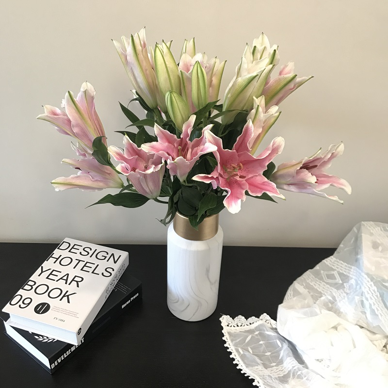 同城白粉黄天霸香水百合红腊梅新年春节简约家庭订阅周期鲜花速递 虎窝淘 同城白粉黄天霸香水百合红腊梅新年春节简约家庭订阅周期鲜花速递 虎窝淘