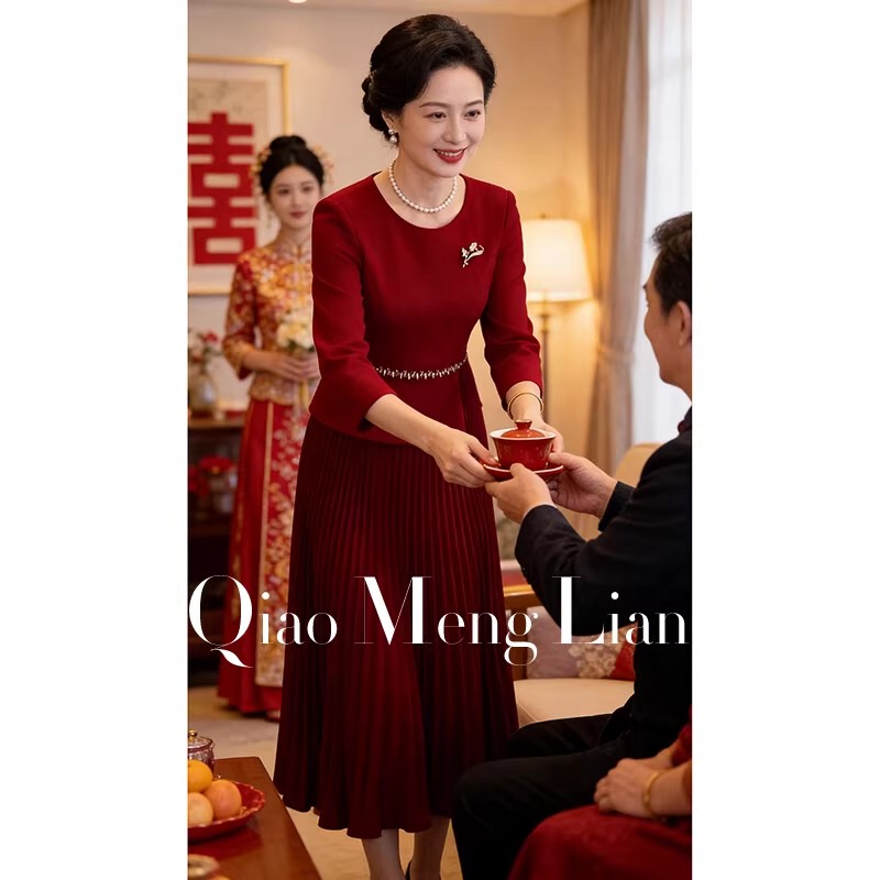 New Chinese-Style Red Wedding Dress for the Mother-In-Law, 2026 New Model, High-End and Elegant Cheongsam for the Mother's Wedding, Summer