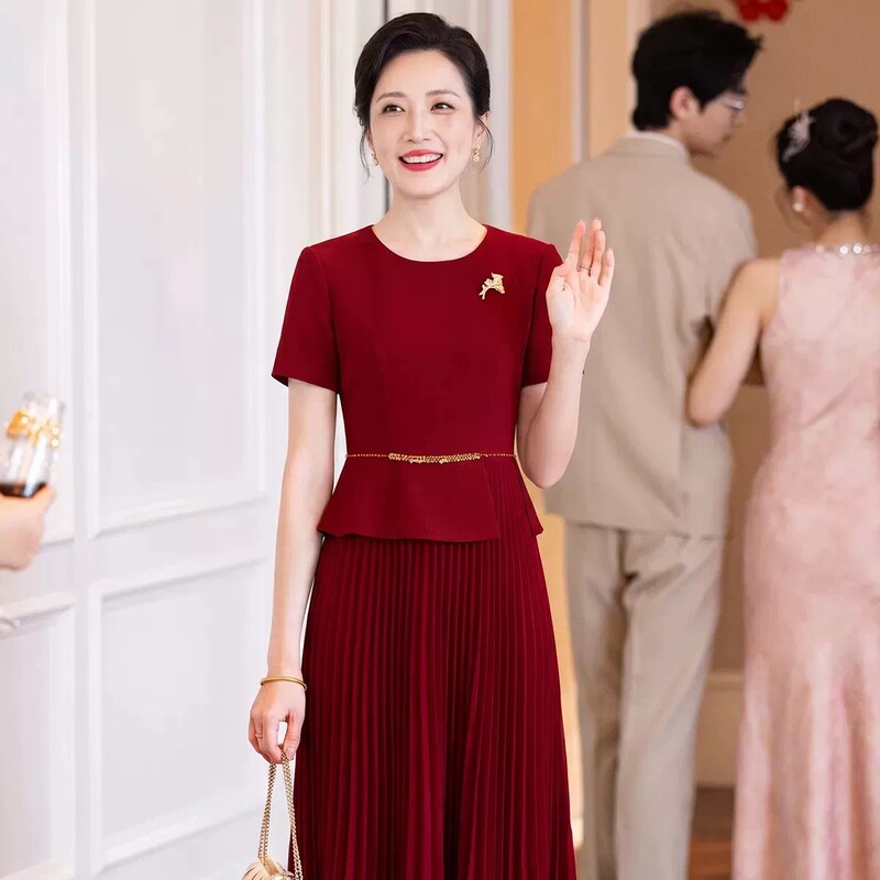 Mother-In-Law's Wedding Banquet Outfit 2026 New Summer Wedding Engagement Mother's Dress Red Dress Wedding Dress High-End