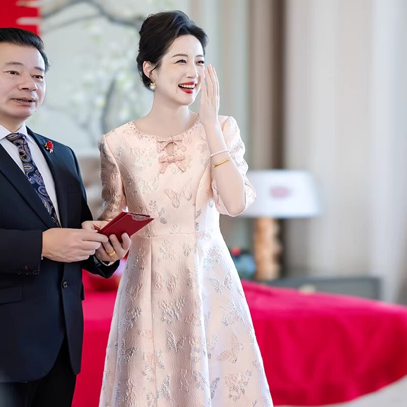 Young Bride's Mother's Dress 2026 New High-End Light Luxury Mother-In-Law Wedding Banquet Outfit Wedding Evening Dress