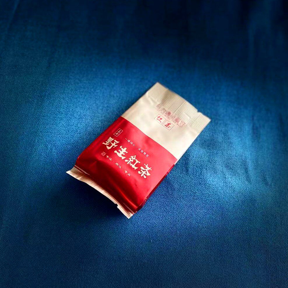 2021 New tea Fujian small seed black Tea Wuyishan Zhengshan small seed tea 50 packets Peach flavor fruit flavor half a catty