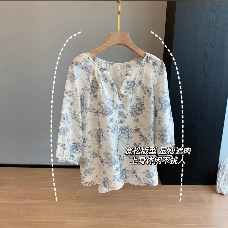 Retro Style Full of Charm~ Elegant Blue Printed Round Neck Beaded Chain Tencel Floral Pullover Shirt for Women 2025 Summer