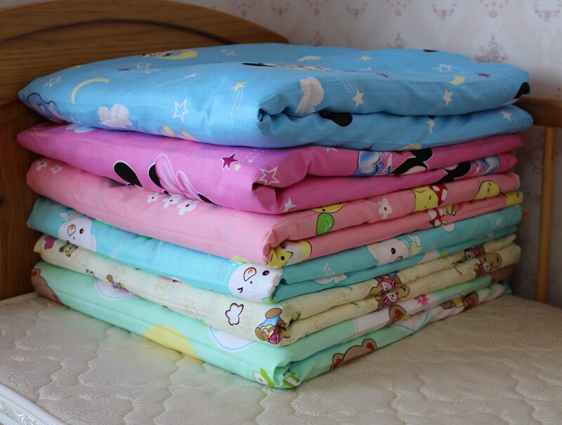 Cotton flower handmade baby quilt Children's cotton quilt Newborn quilt Cotton small mattress can be taken off the gall