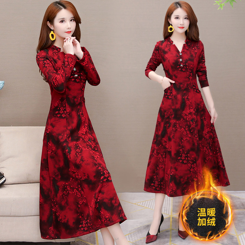 Autumn and winter foreign dress with lukewarm wind and women's high sense 2019 new winter thickened Korean version of long sleeve bottom skirt tide