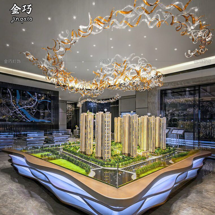 クリエイティブな光沢のあるリボンの空中吊り下げ装飾品ホテルロビー販売部門の砂のテーブル照明モデルルーム天井装飾