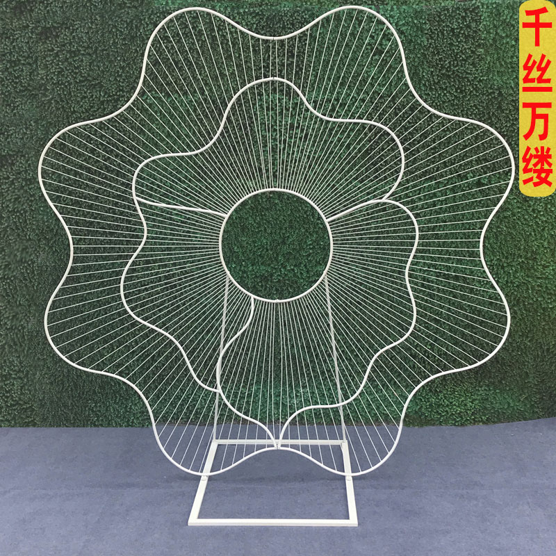 2023 new inexhaustible wedding props Chinese wedding venue scene layout iron art road lead flower stand decoration
