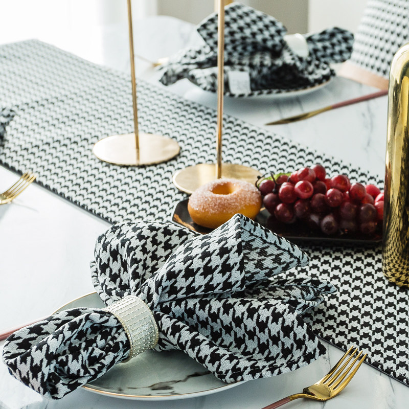 Hotel mouth cloth wiping cup cloth around the neck Nordic high-end western restaurant napkin cloth folding flower retro plaid square towel cushion cloth