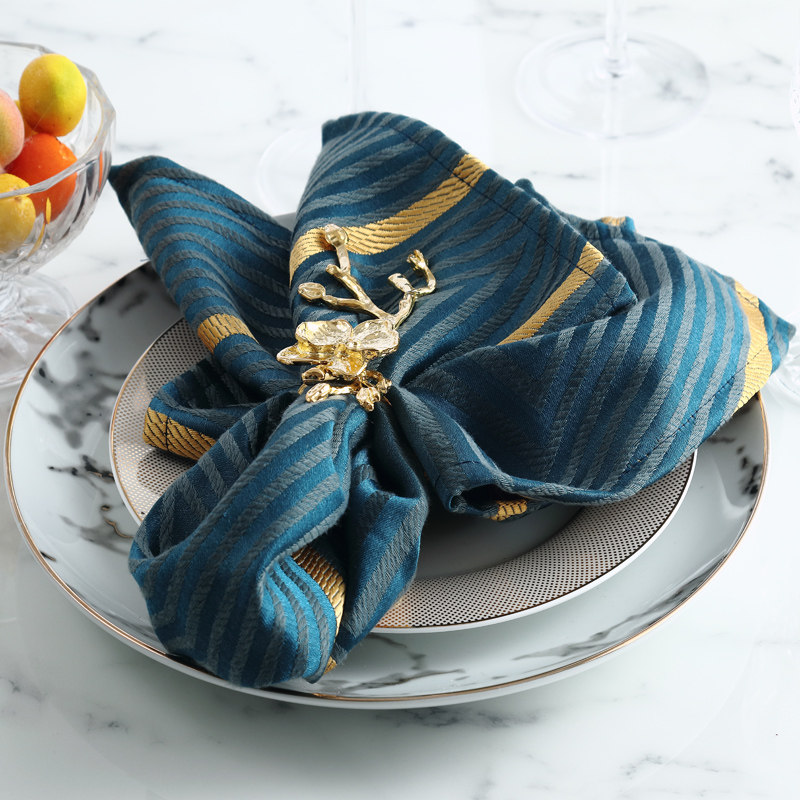 Western-style napkin mouth cloth meal buckle Japanese-style folding flower fabric dining room hotel decoration ins desktop Western-style square cloth