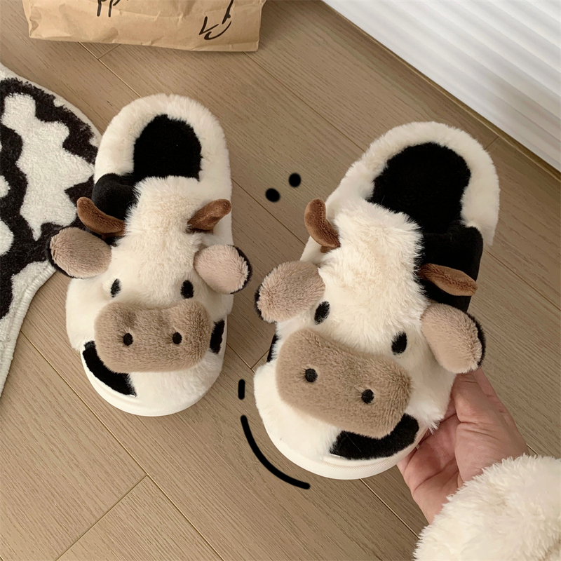 Fluffy and Cute Little Cow-Shaped Slippers with a Stepping-On-Poop Feel, Suitable for Bedroom and Home Use, New Autumn and Winter Models for Men, Women, and Children, with Soft Cotton Soles