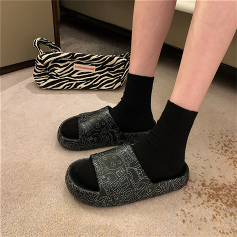 Line Graffiti & BlackFeeling of stepping on shit Thick bottom slipper female summer Wear out lovers ins tide personality fashion indoor take a shower non-slip Sandals male