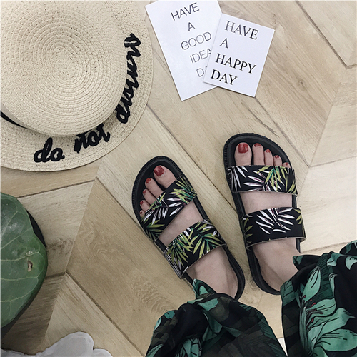 Slippers Women summer wear 2018 new fashion students Harajuku ins Wind thick bottom beach shoes chic sandals tide