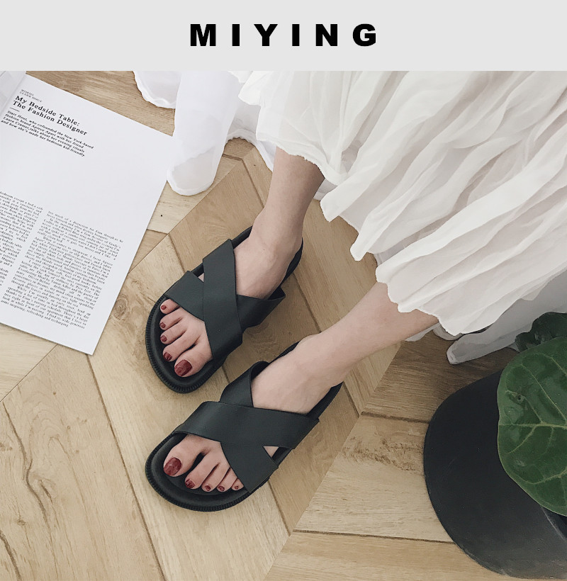 Cross-belt slippers women's summer Korean version of the Hong Kong flavor wind Harajuku students wear non-slip thick-soled cool slippers outdoors Beach shoes tide