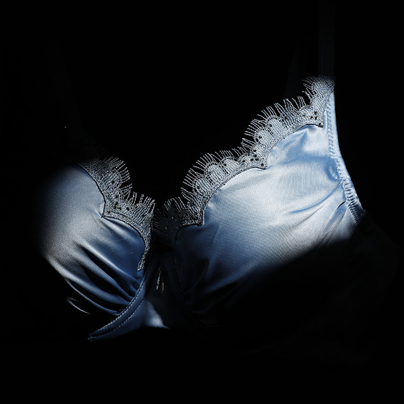 (New Arrival) LACLOVER Lankawen Real I Series Glossy Pleated Lace Thin Bra LC11AD3