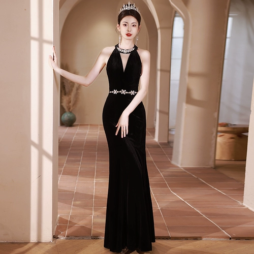 Черное элитное вечернее платье, приталенная юбка, крой «рыбий хвост», изысканный стиль