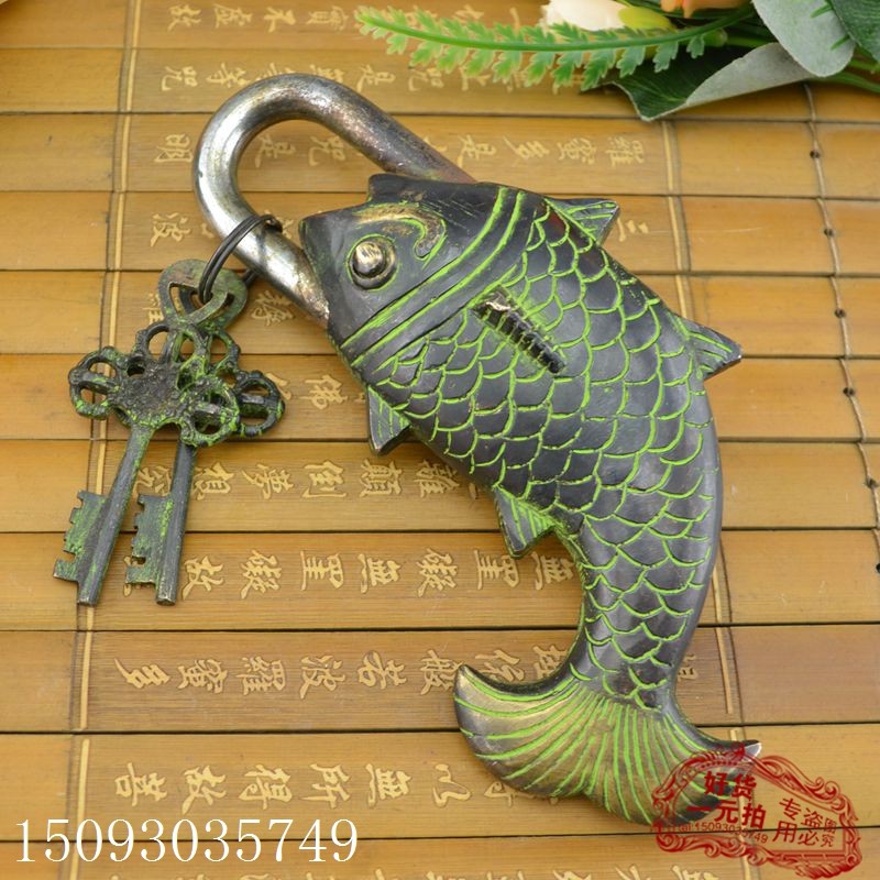 Ancient Miscellaneous Collection of Ancient Renaissance Jewelry Box Fish and Copper New Quality Lock Year with Year