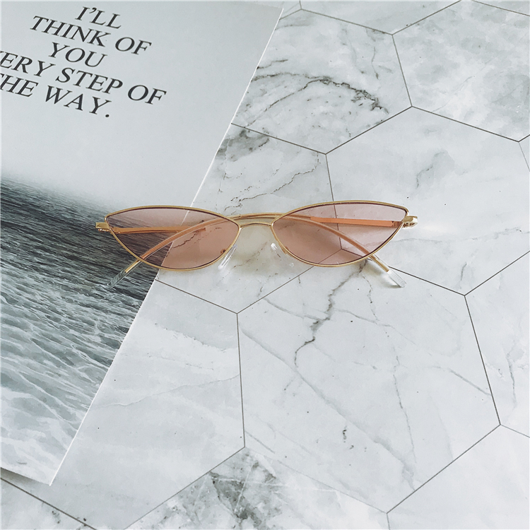 Fengfan với thiết kế thời trang retro retro kính nhỏ kính râm kim loại kính đỏ sao đỏ kính râm nhỏ kính burberry