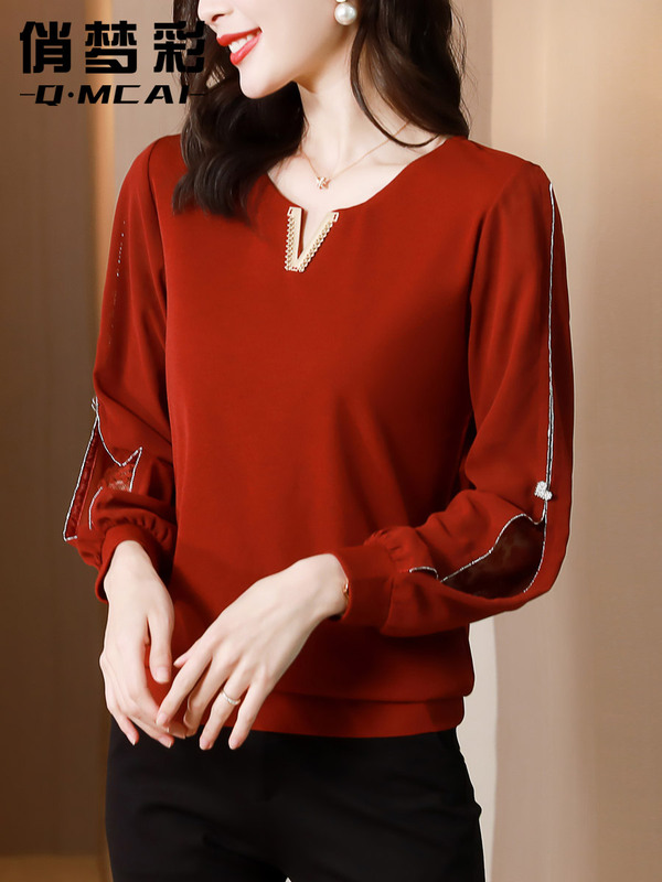 Mom-Style Red Base Shirt for Women, 2026 Spring and Autumn New Long-Sleeve T-Shirt, Fashionable and Stylish Top