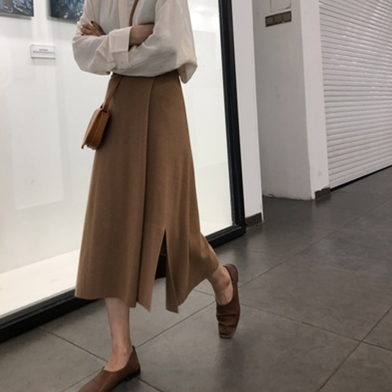 Knitted wool skirt women 2021 autumn and winter Korean retro temperament fashion slit mid-length A-line solid color skirt