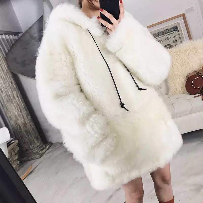 Lông cừu nhỏ màu trắng lông nhung mùa đông lỏng trắng dày sang trọng mũ trùm đầu màu xanh lá cây áo lông