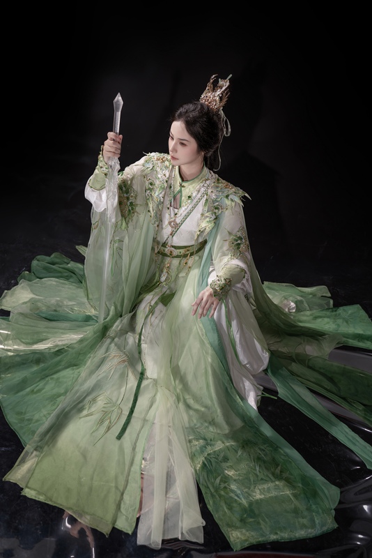 [Carefree Hanfu] Qingqiu Bamboo's New Embroidered Heavy-Duty Traditional Costume, Ancient Style Fairy Tale Film Costume, Versatile for Two-Dimensional Use