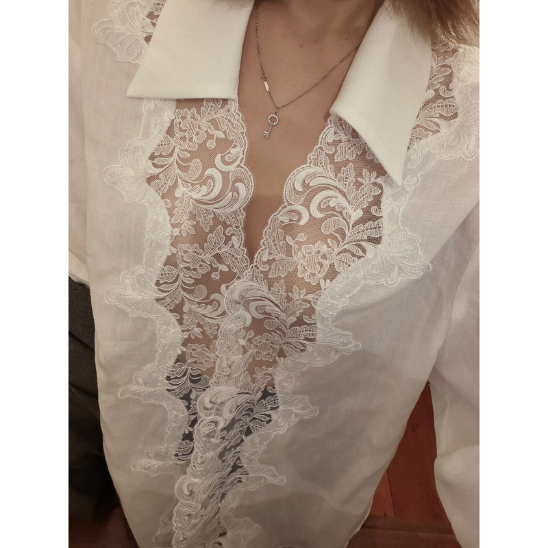 Moershop “Beautiful March” Ultra-Beautiful Lace V-Neck Linen White Shirt Lyocell Embroidered Shirt for Women Moershop “Beautiful March” Ultra-Beautiful Lace V-Neck Linen White Shirt Lyocell Embroidered Shirt for Women