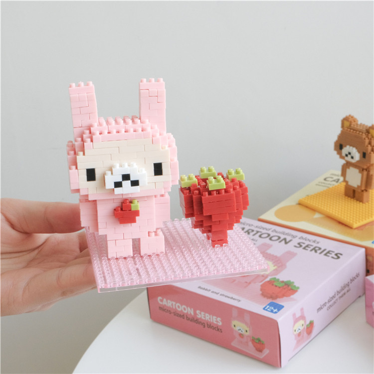 Good thing to share cure the cure of small bear multiple scenes of the Yi - zhi microparticle block DIY piece of wood desktop swing