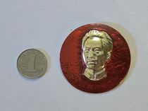 Antiques and cultural relics collection category: Chairman Mao badge 4 4*4 4cm #0109
