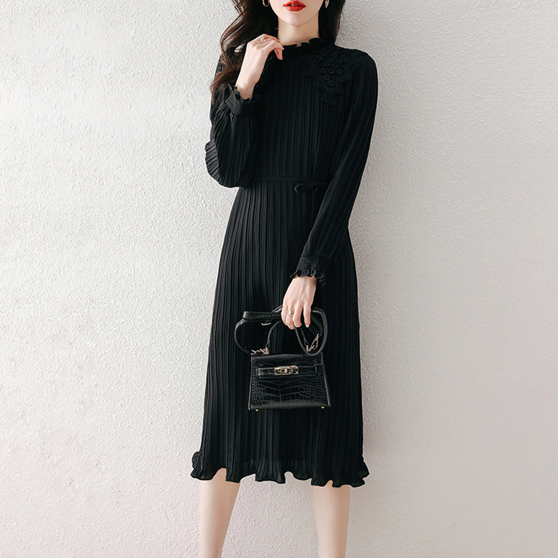 In the spring of 2021, new black dress collects the thin temperament of medium and long Helpburn wind gentle and small black skirt
