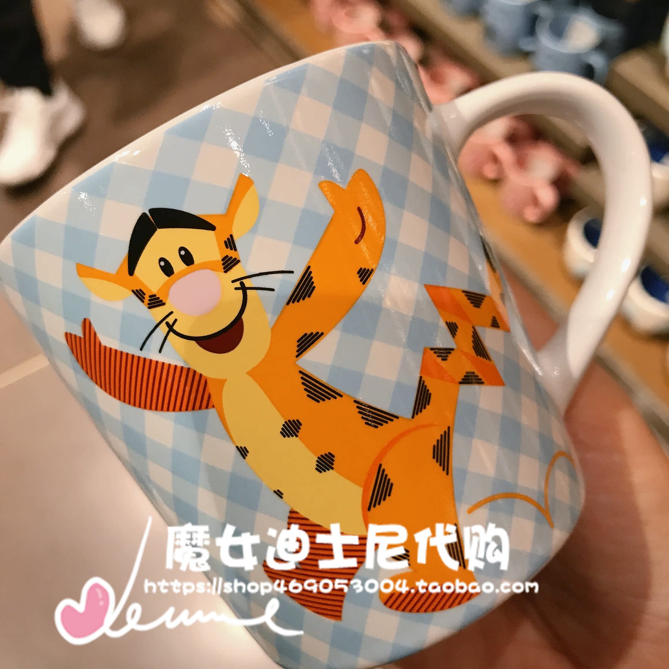 Light Blue & Tigger Cup 42Shanghai Disneyland Domestic purchasing agent Mickey Minnie Mug Donald Duck Big mouth ceramics Mark cup Water cup just