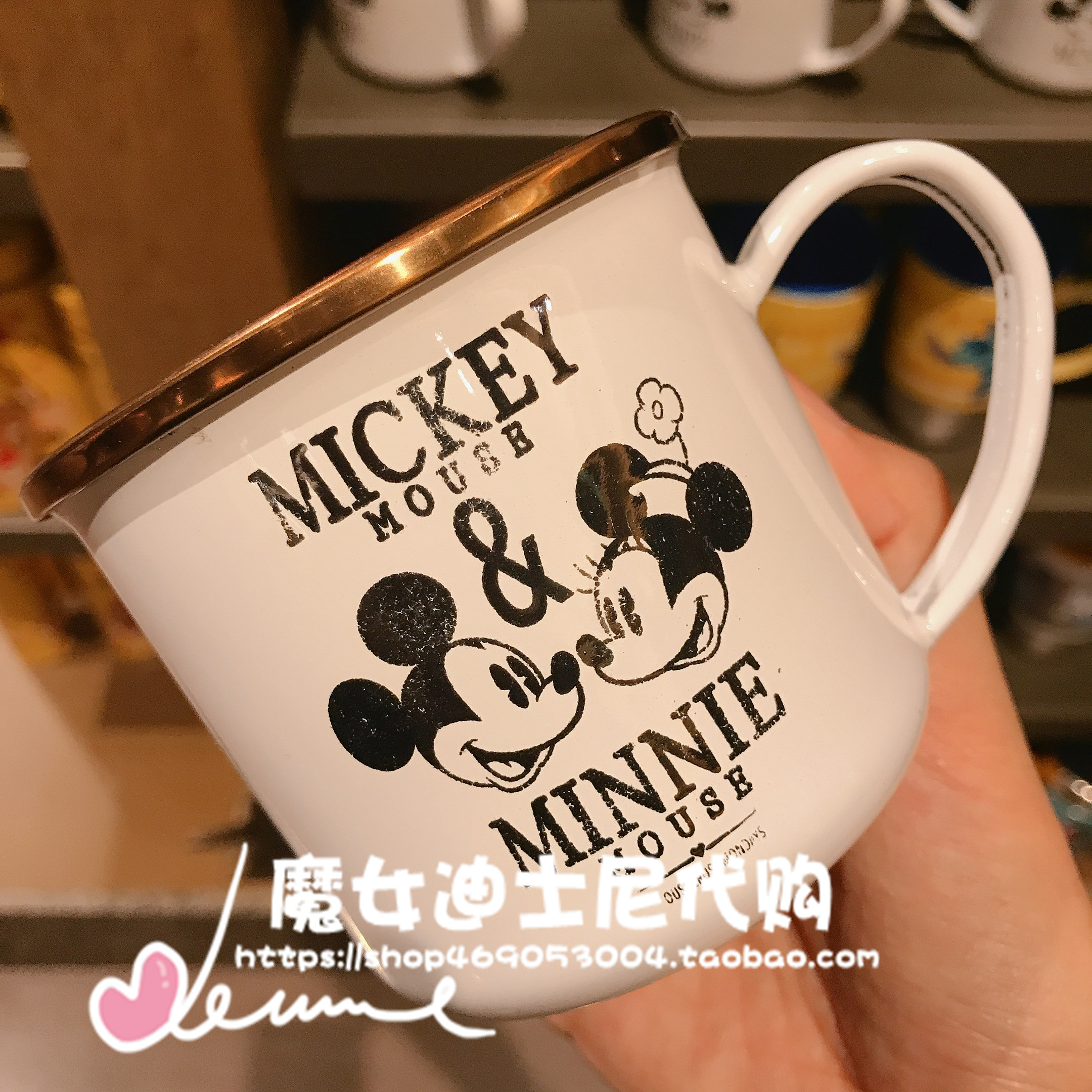 White & Retro Mickey Cup 68Shanghai Disneyland Domestic purchasing agent Mickey Minnie Mug Donald Duck Big mouth ceramics Mark cup Water cup just
