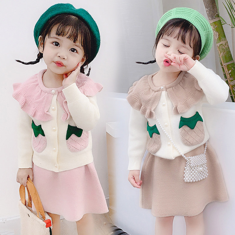 Three-year-old baby girl spring clothes children's Western style 2021 new Korean version of the girl two-piece suit girls net red children's suit