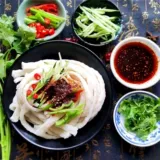 秦圣 Шанкси говядина сухожилия лапши мгновенный холодный салат.