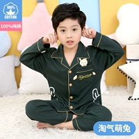 Непослушный милый кролик