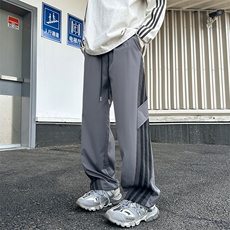 灰色