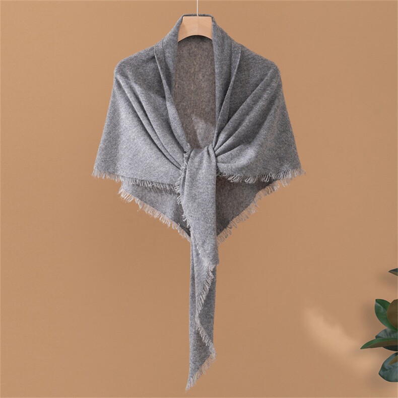 2025年秋季时尚百搭通勤简约休闲流苏三角巾，围巾，臻歆羊绒