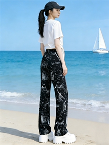 重工印花时尚休闲套装女夏季新款白色短袖上衣黑色阔腿长裤两件套图片